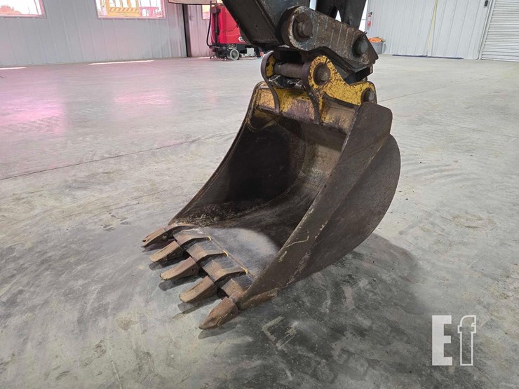 2011-deere-310sj-image-14