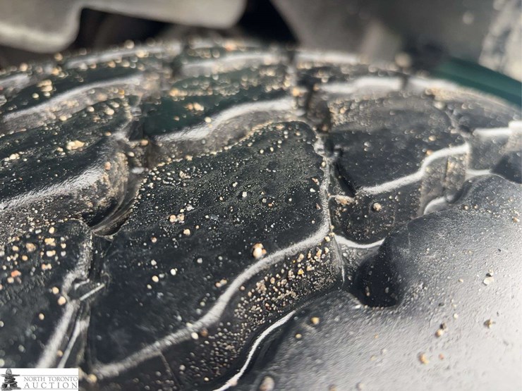 2012-freightliner-m2-106-image-46