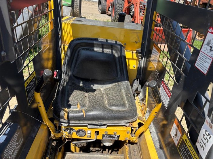 new-holland-l125-image-12