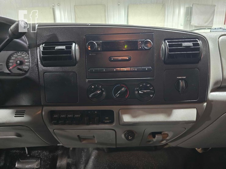 2007-ford-f550-image-14