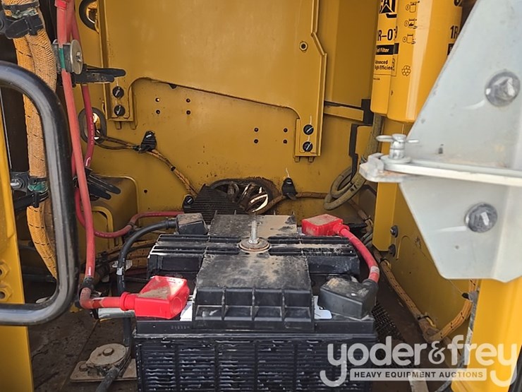 2017-caterpillar-336fl-image-40