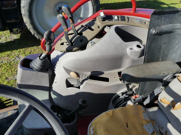 case-ih-farmall-140a-image-11