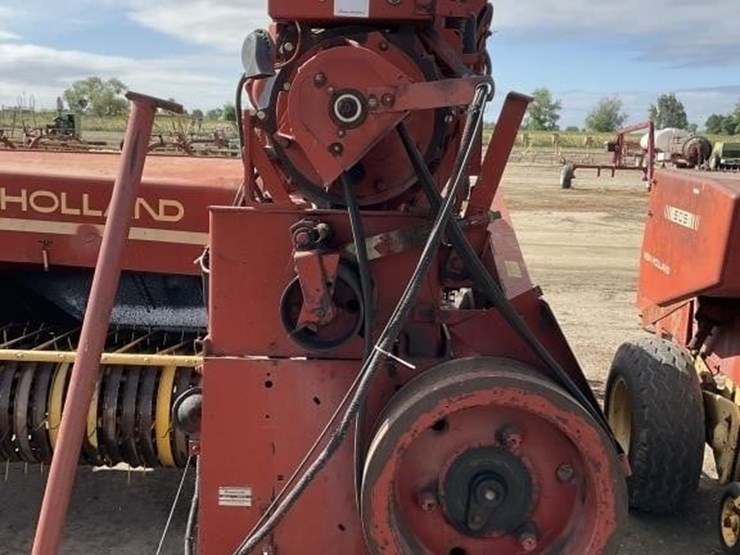 new-holland-515-image-12