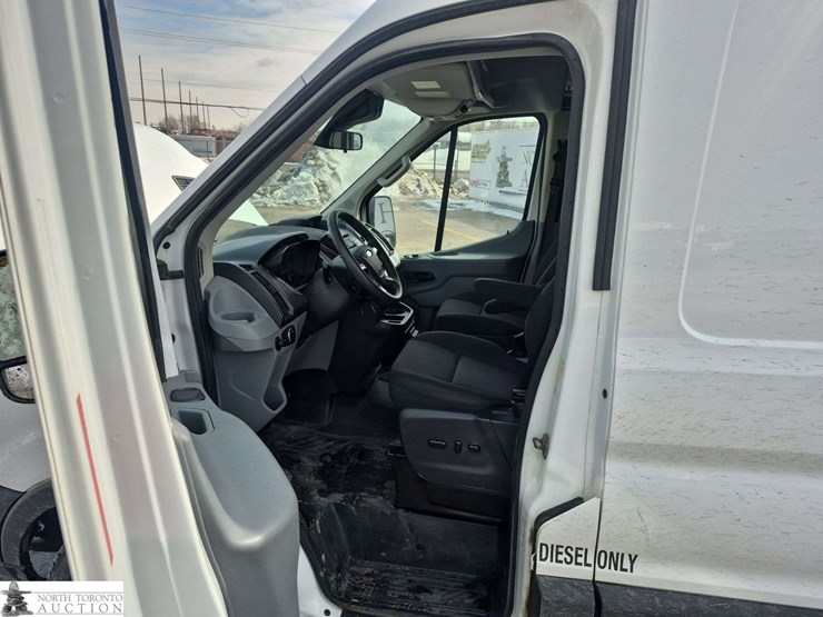 2016-ford-transit-image-11