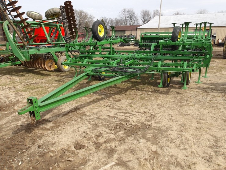 john-deere-1010-image-1