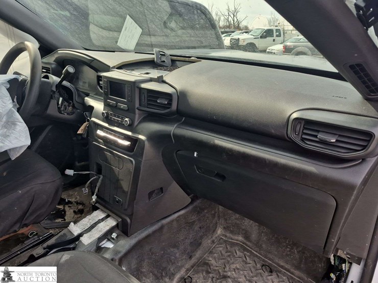 2023-ford-explorer-image-23