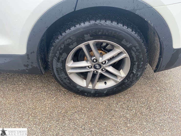 2017-hyundai-santa-fe-image-12