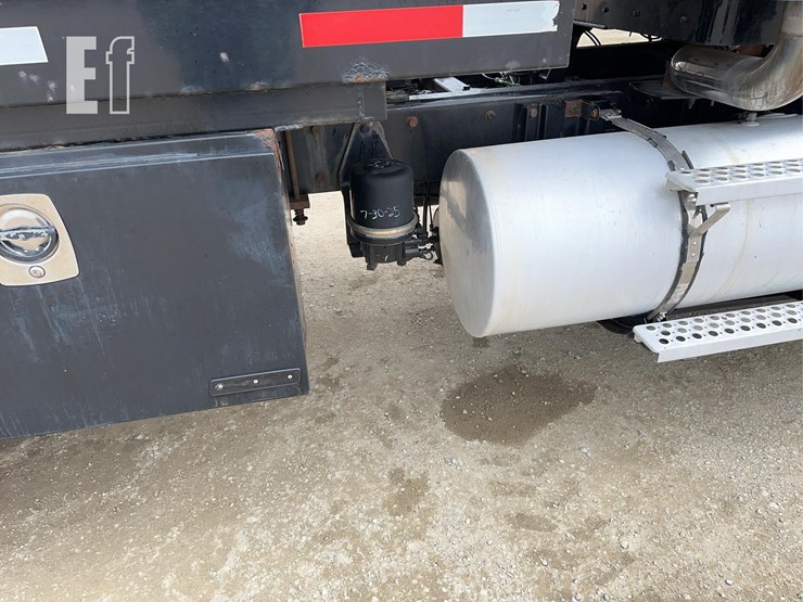 2003-kenworth-t800-image-19