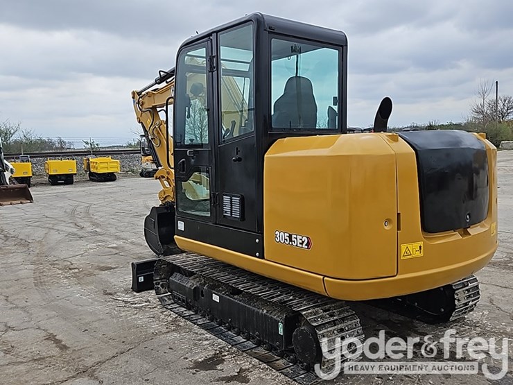 2018-caterpillar-305.5-image-32