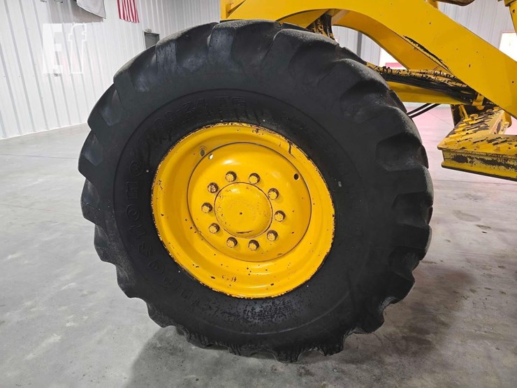 2004-caterpillar-120h-image-23