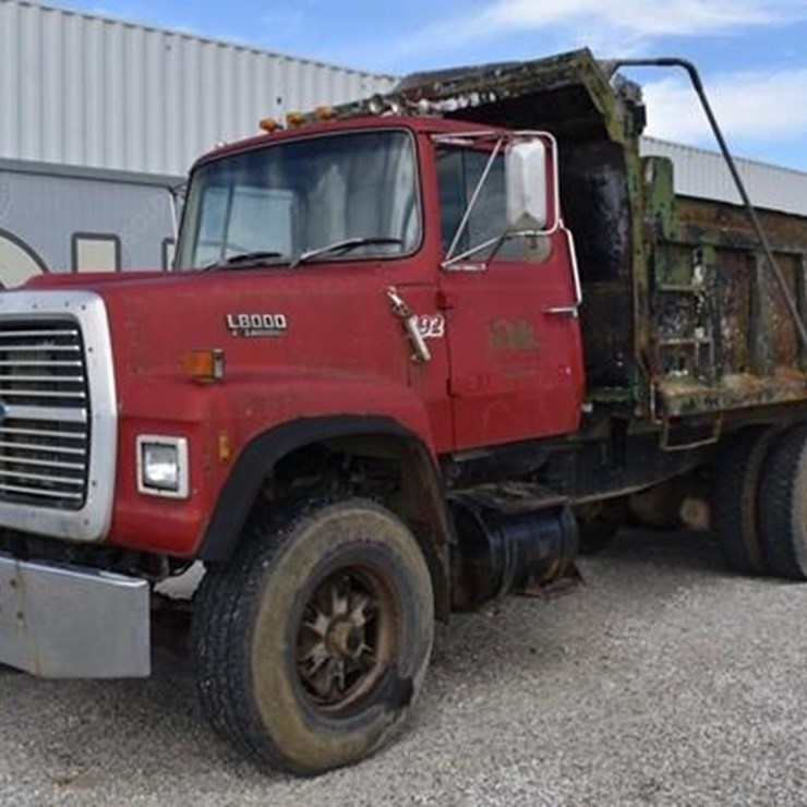 1988 FORD L8000