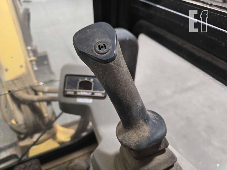 2008-caterpillar-301.8c-image-21