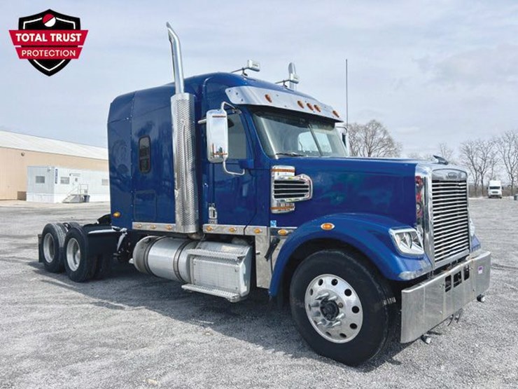 2022-freightliner-122sd-image-1