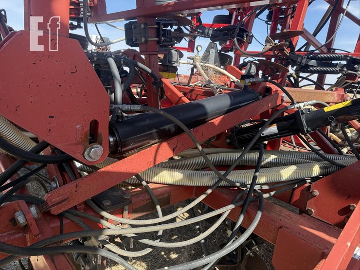 2011-case-ih-3430-image-64