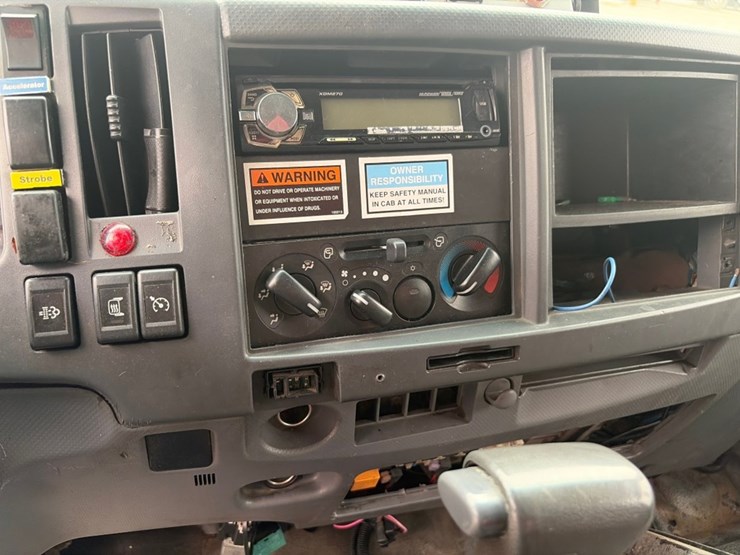 2008-gmc-w5500-image-8