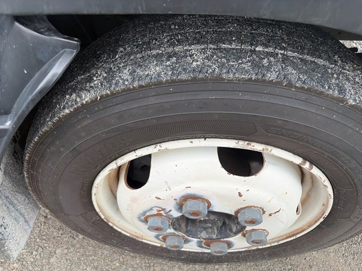 2008-gmc-w5500-image-10