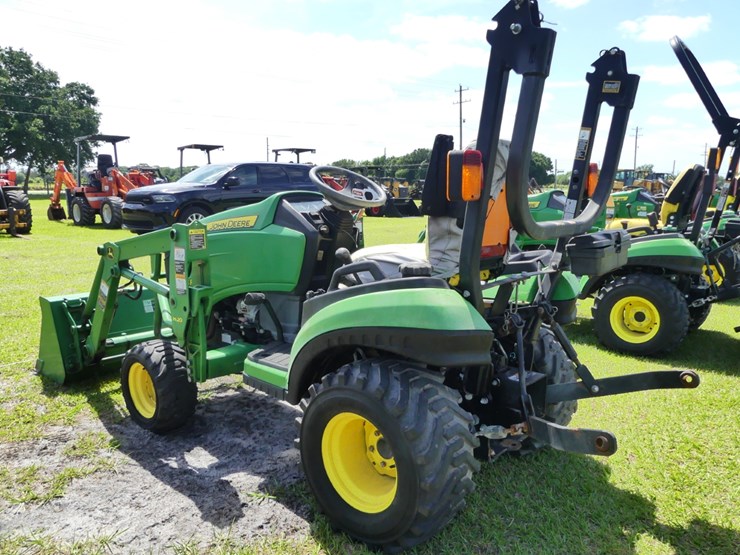 john-deere-1026r-image-3