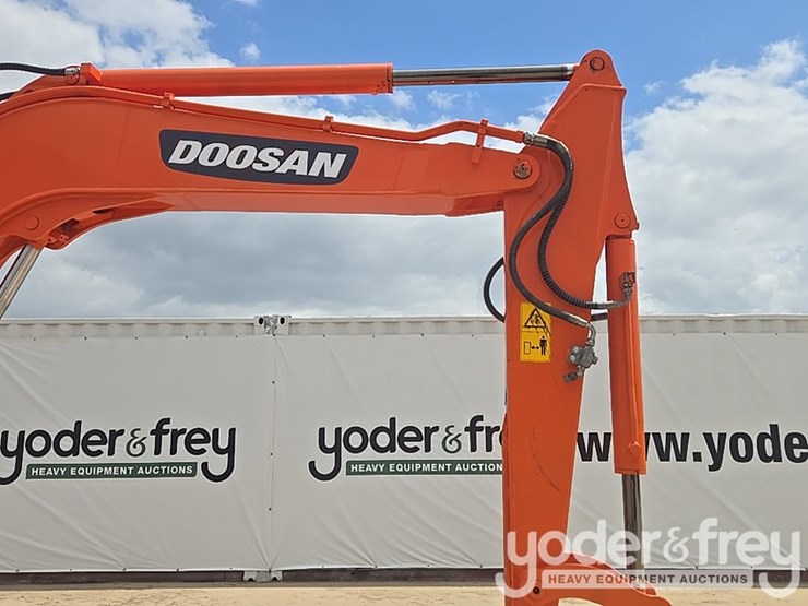 2020-doosan-dx60e-9cn-image-40