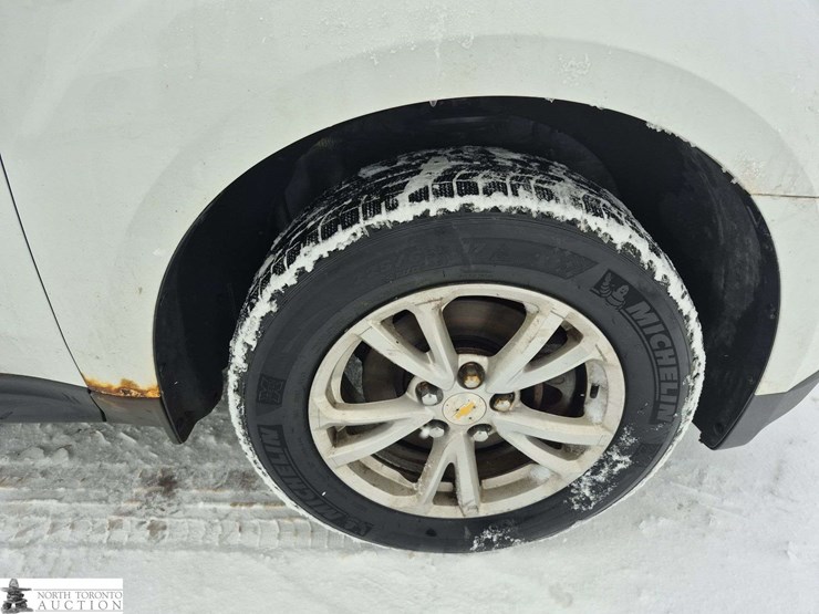 2017-chevrolet-equinox-image-28