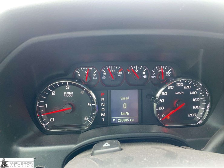 2016-chevrolet-silverado-2500hd-image-12