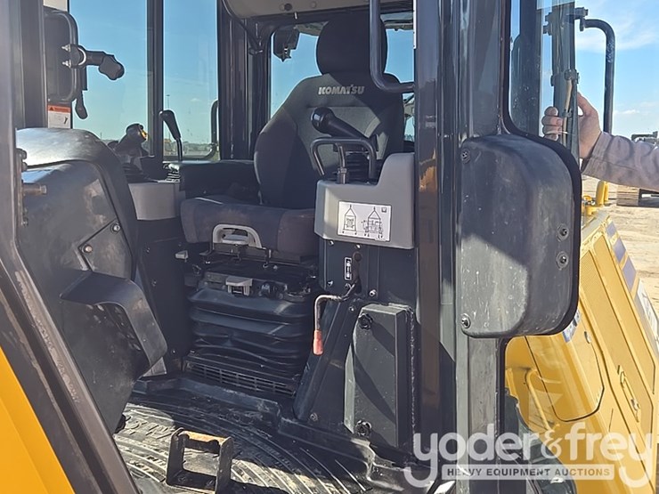 2023-komatsu-d61px-24-image-62