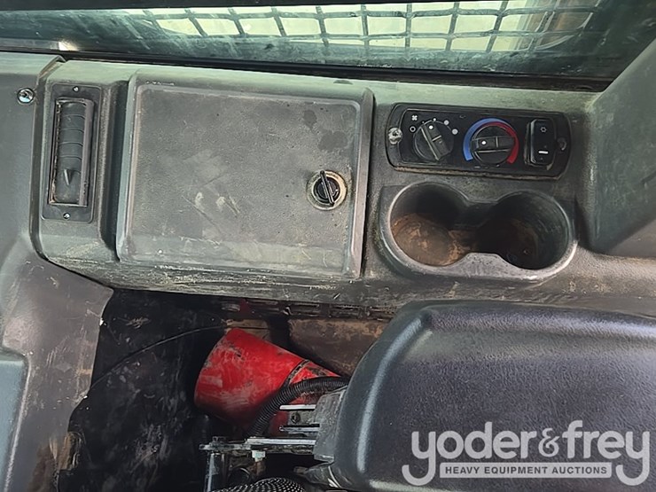 2021-caterpillar-d1-image-67