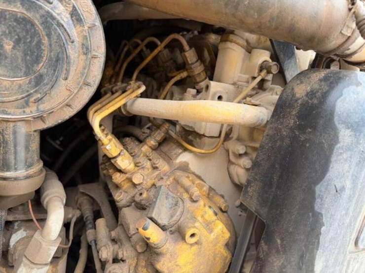 2009-caterpillar-232b2-image-24