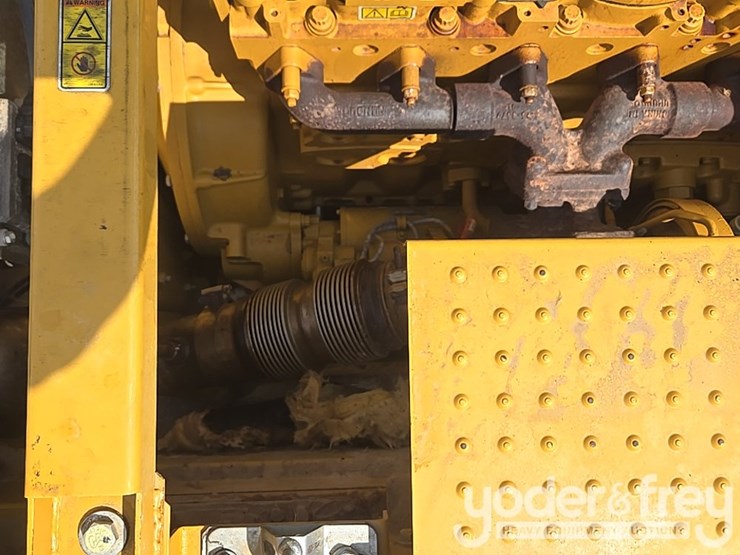 2019-caterpillar-336-image-65