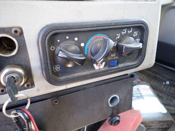 2017-western-star-4700sb-image-25