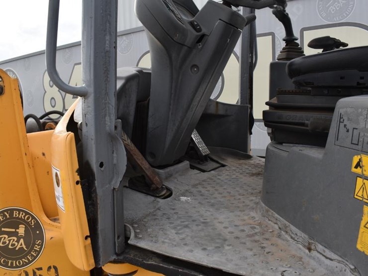 2015-volvo-l30g-image-29