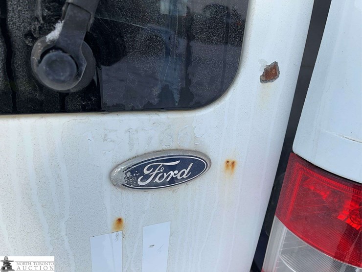 2011-ford-transit-connect-image-30