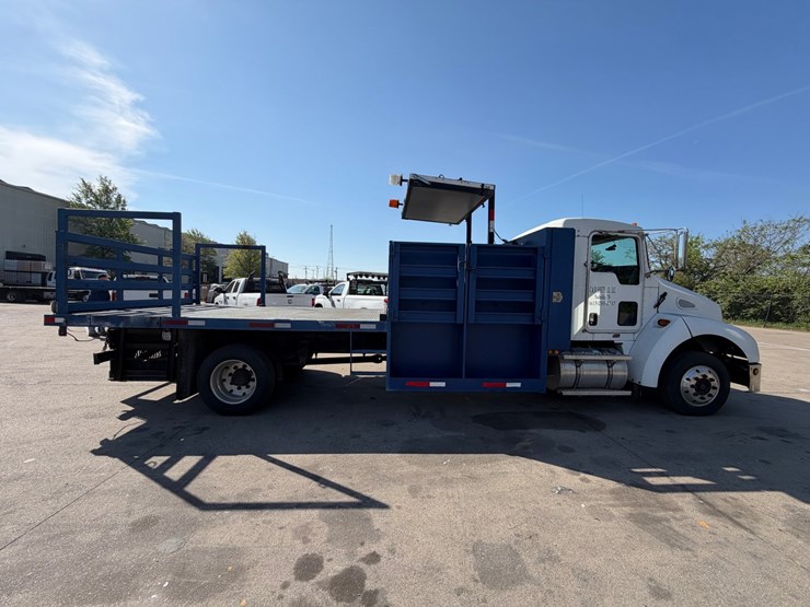 2007-kenworth-t300-image-6