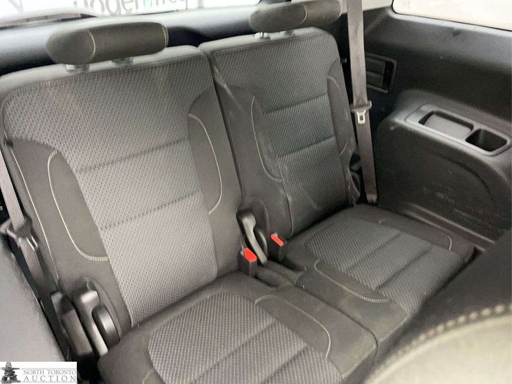 2021-gmc-acadia-image-21