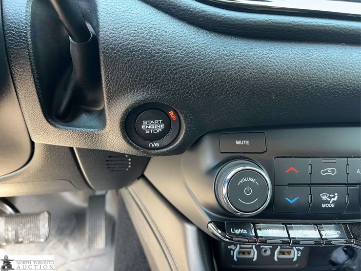 2021-dodge-durango-image-16