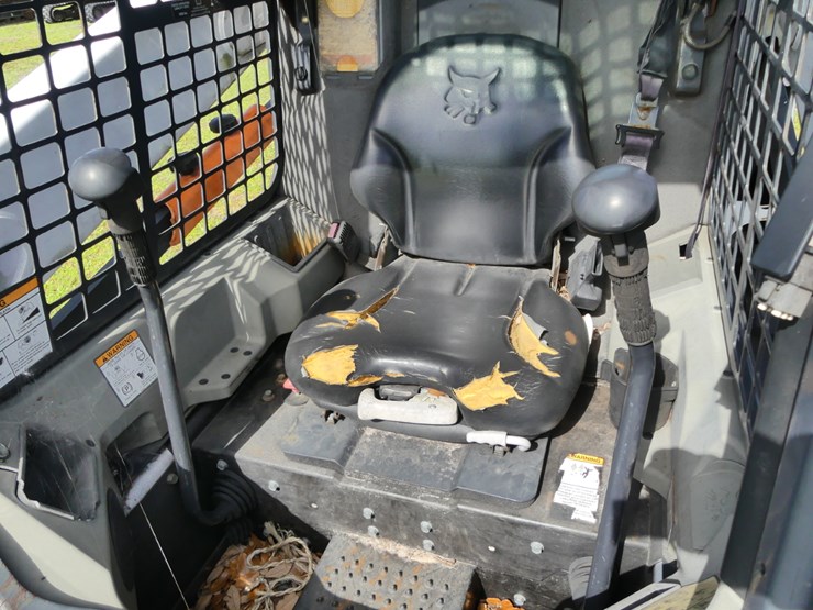 2015-bobcat-s570-image-12