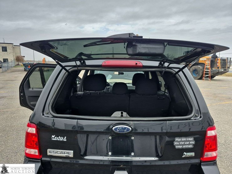 2010-ford-escape-image-26