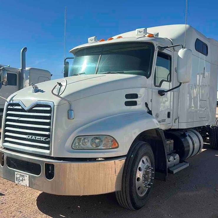 2018 MACK CXU (PINNACLE)
