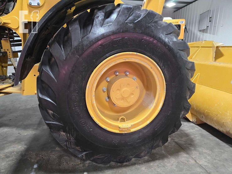 2022-caterpillar-920-image-29