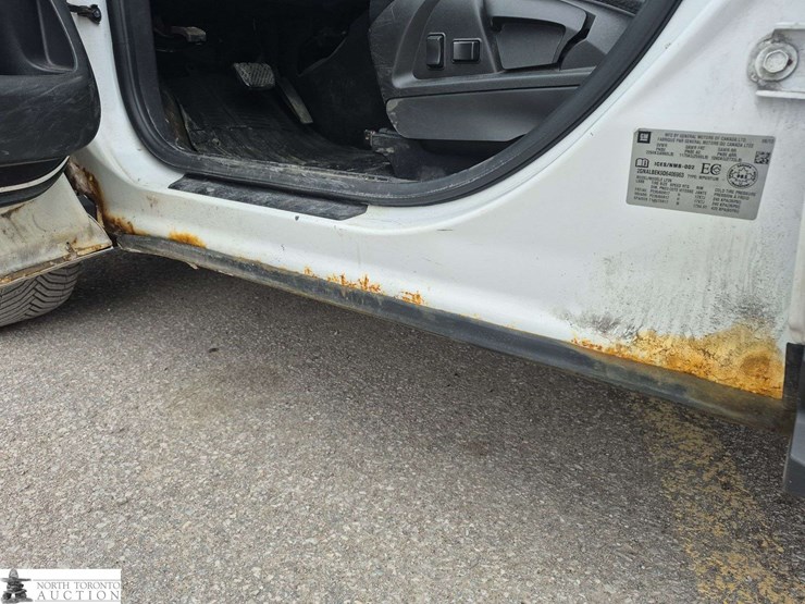 2013-chevrolet-equinox-image-24