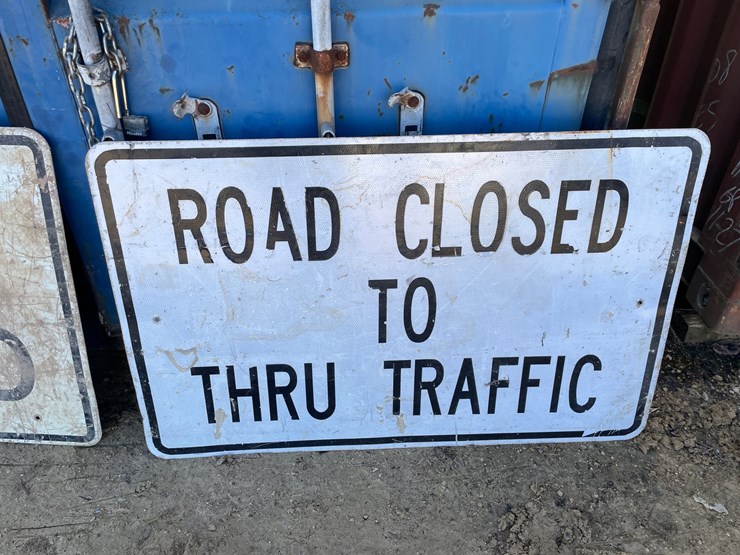 #3928-•-(2)-metal-retired-road-signs-image-3