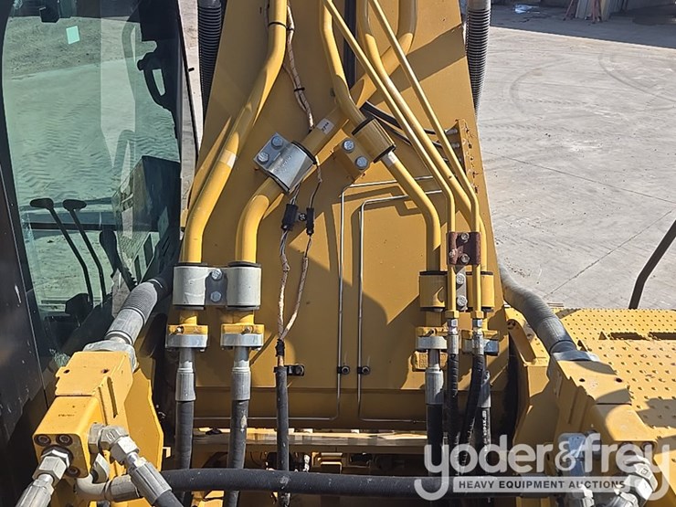 2019-caterpillar-336-image-81