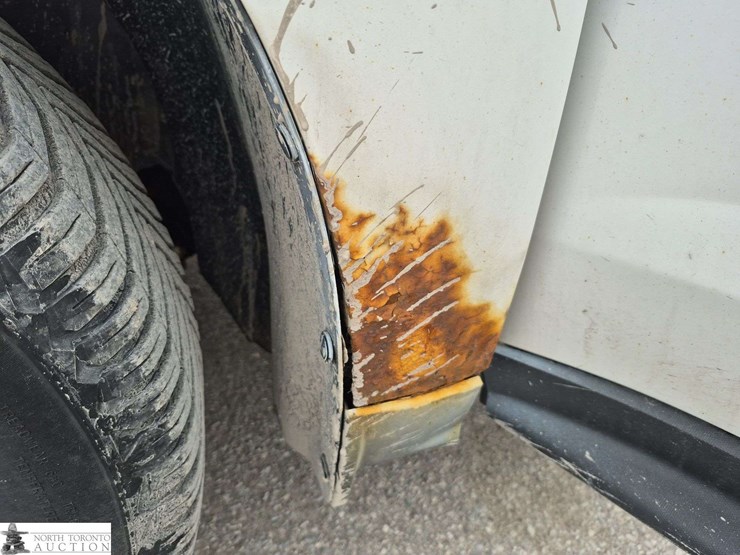 2013-chevrolet-equinox-image-23