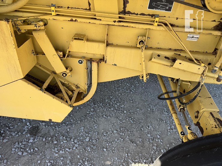 1987-new-holland-tr86-image-13