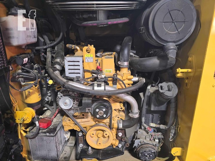 2022-caterpillar-262d3-image-21