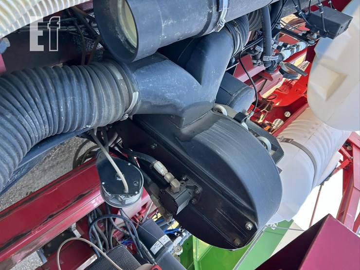 2009-white-8516-image-42