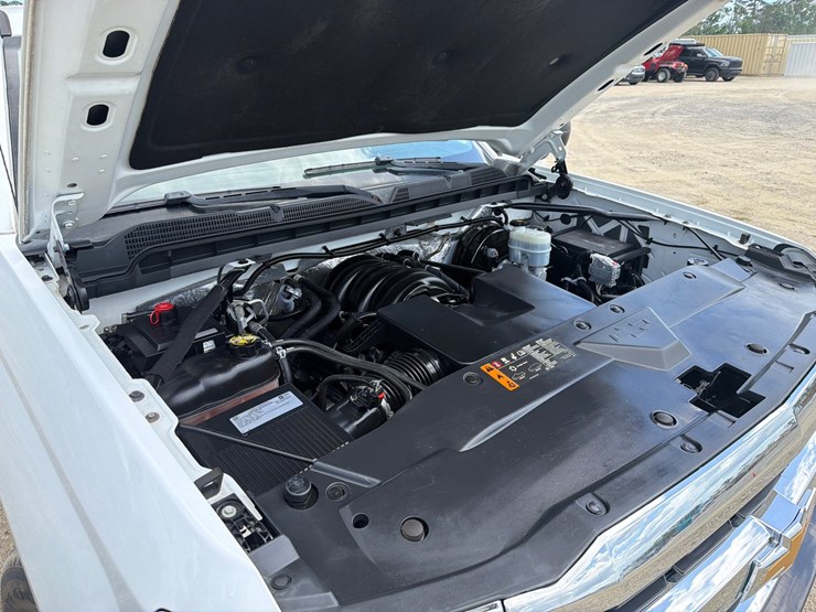 2018-chevrolet-1500-image-14