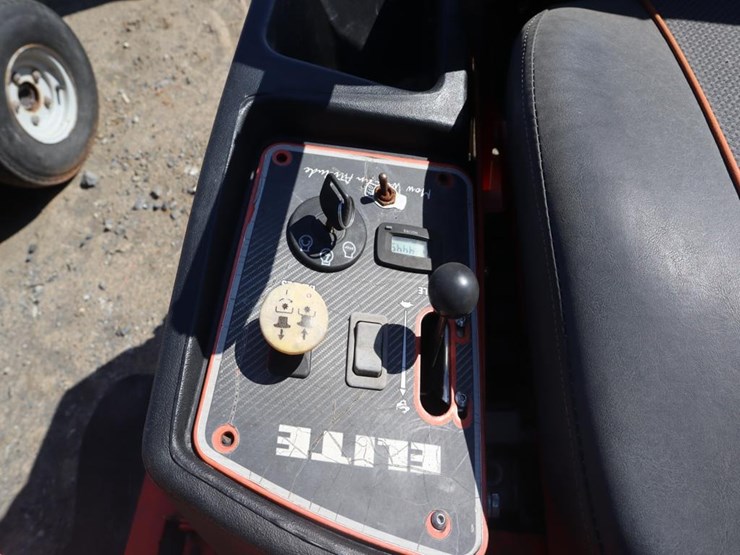 bad-boy-elite-zero-turn-mower-image-13