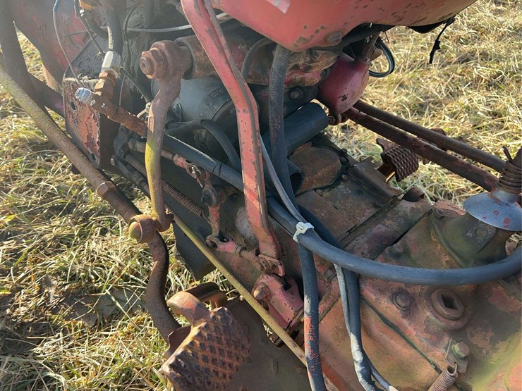 international-parts-tractor-image-36