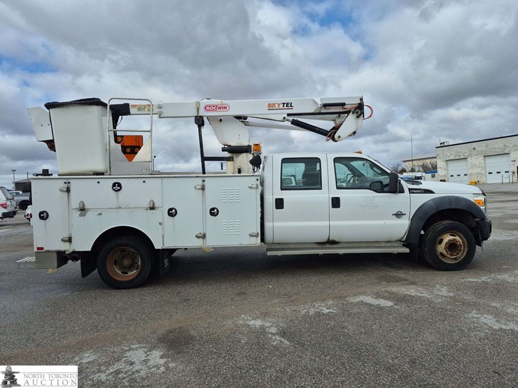 2011-ford-f550-image-4