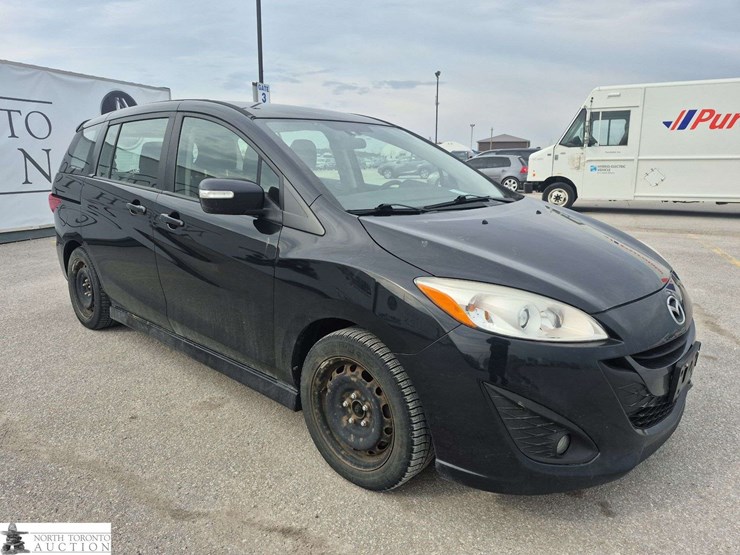 2014-mazda-mazda5-image-3